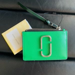 Marc Jacobs - The Snapshot Top Zip Multi Wallet - NWT - Green